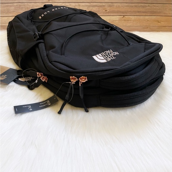 The North Face Women’s Jester Luxe 27 Liter Backpack - Picture 5 of 9